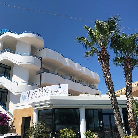 Hotel Il Veliero トッレ・サン・ジョヴァンニ・ウジェント エクステリア 写真